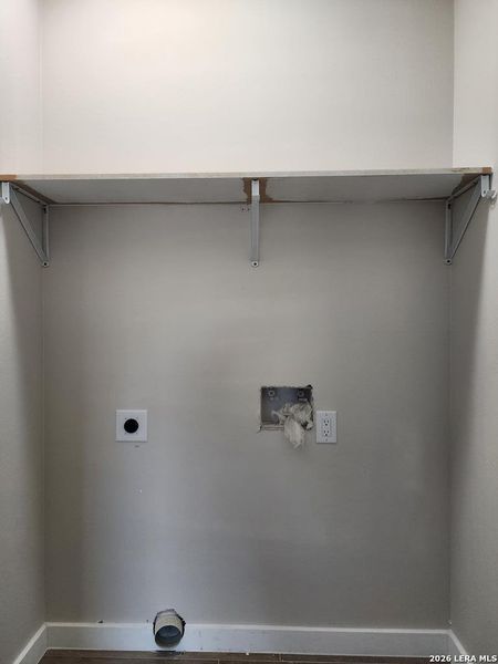 Spacious, unfurnished interior of a new home in , Eagle Pass (Image 16).