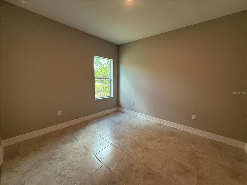 Spacious, unfurnished interior of a new home in , Port Charlotte (Image 10).