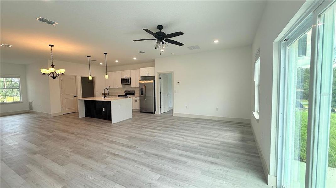 Spacious, unfurnished interior of a new home in , Ocala (Image 20).