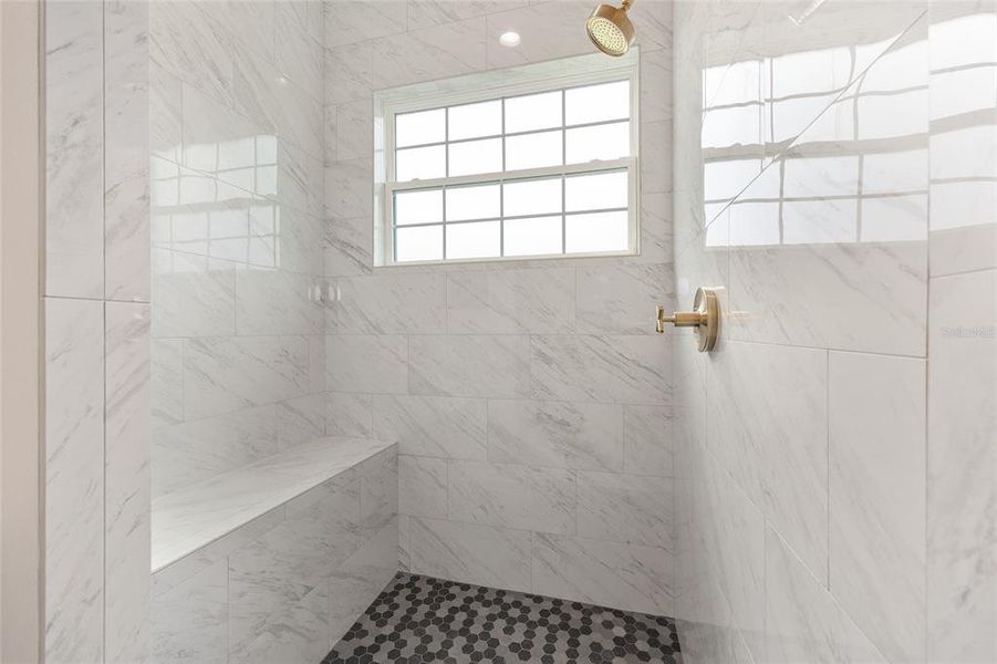 Spacious, unfurnished interior of a new home in , Ocala (Image 14).