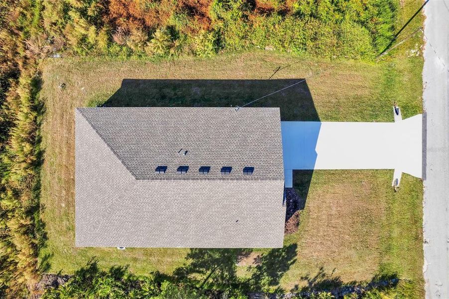 Exterior details and patio area of a home in Sebring Classic, Sebring (Image 3).