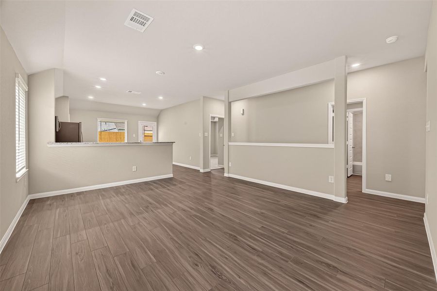 Spacious, unfurnished interior of a new home in Wayside Village, Houston (Image 21).