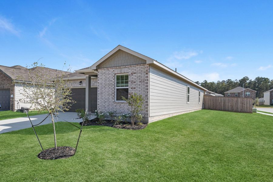 Representative exterior details of a home built from the Moonbeam by Starlight Homes in Ranch at Duck Creek, Fort Worth (Image 3). Representative exterior details of a home built from the Moonbeam by Starlight Homes in Ranch at Duck Creek, Fort Worth (Image 3).