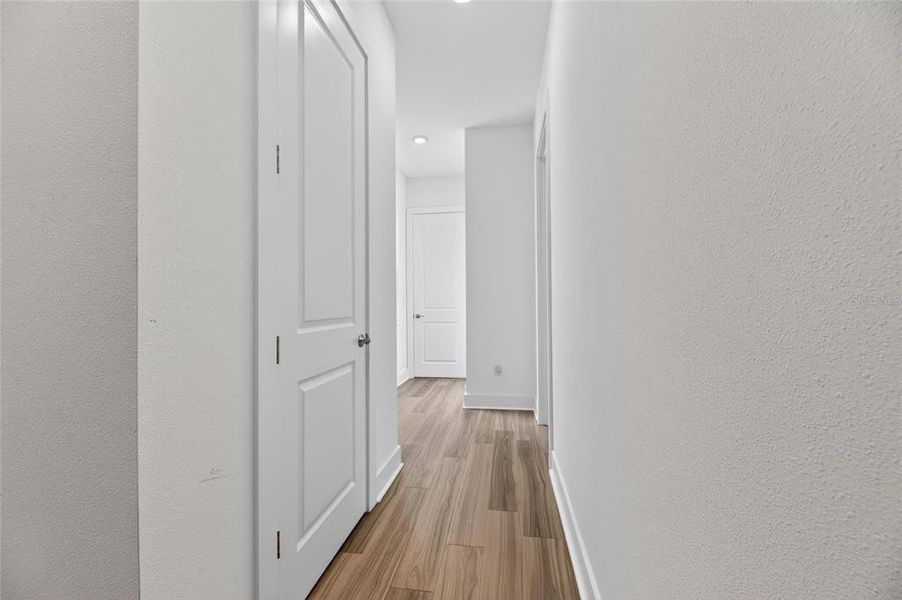Spacious, unfurnished interior of a new home in Robin's Cove at Epperson, Wesley Chapel (Image 23).