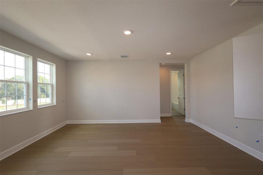 Spacious, unfurnished interior of a new home in Emerson Pointe, Apopka (Image 13).