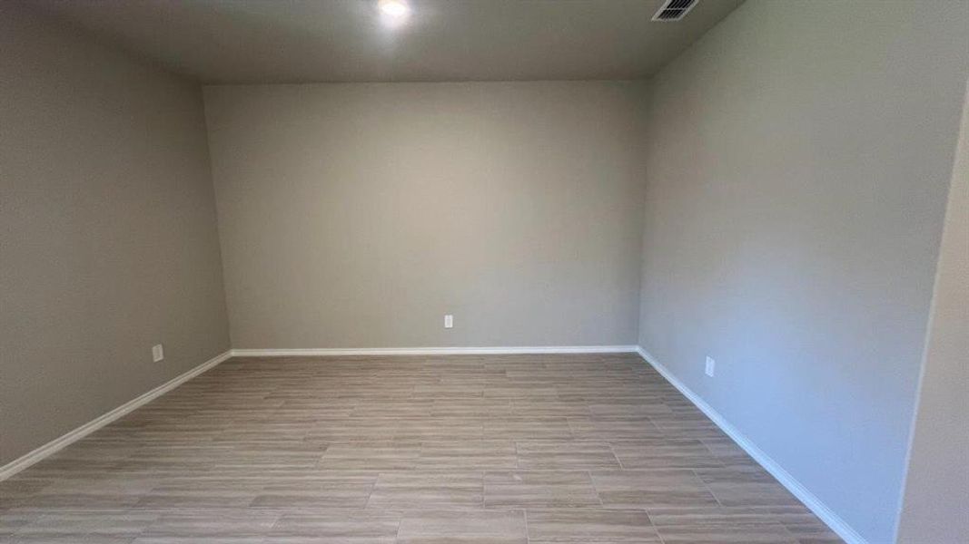 Spacious, unfurnished interior of a new home in Rosewood at Beltmill, Fort Worth (Image 14).