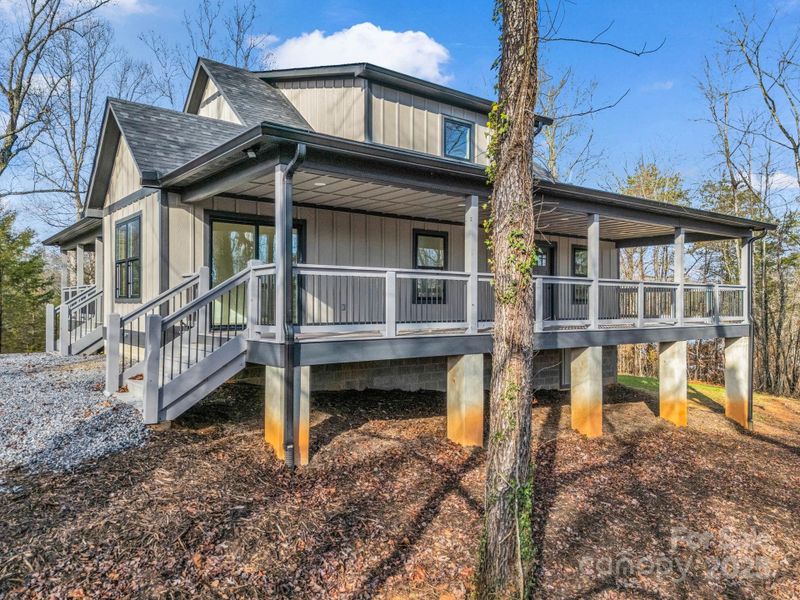 Exterior details and patio area of a home in , Nebo (Image 21).