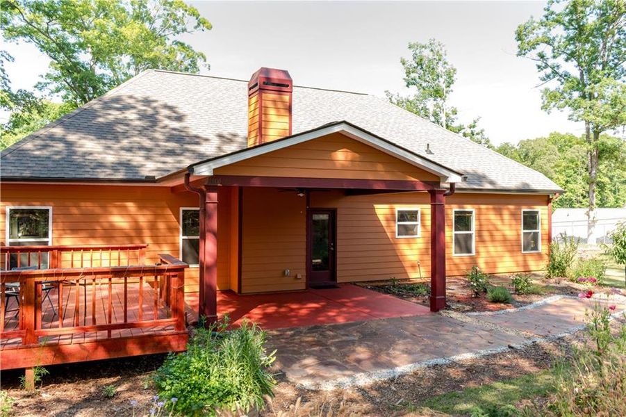 Exterior details and patio area of a home in , Mansfield (Image 23).