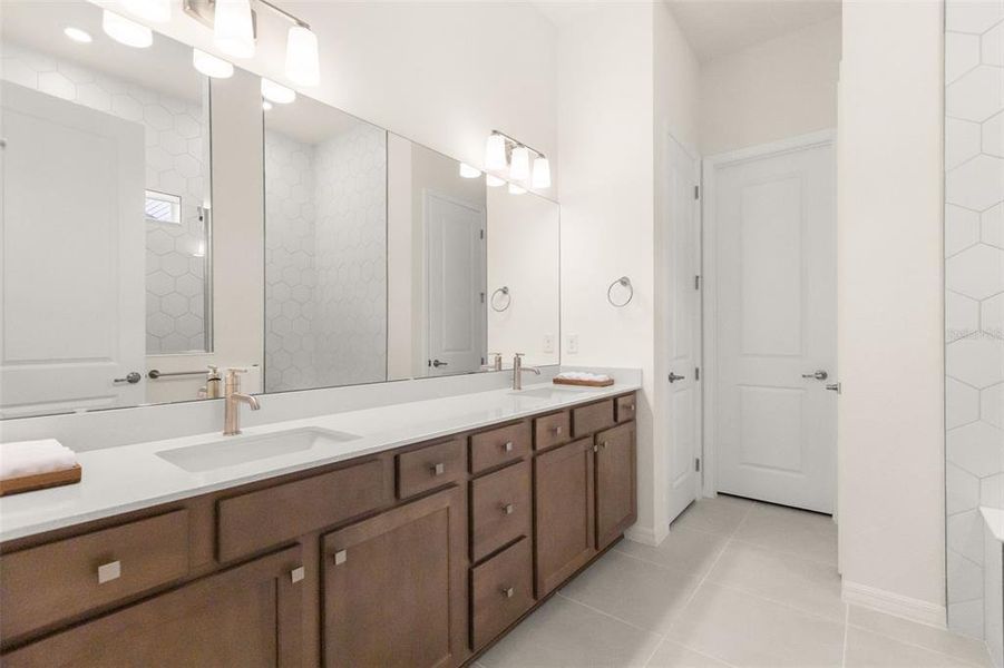 Furnished interior view inside a new home in , Winter Garden (Image 35).