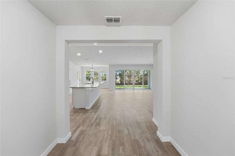 Spacious, unfurnished interior of a new home in , Ocala (Image 21).