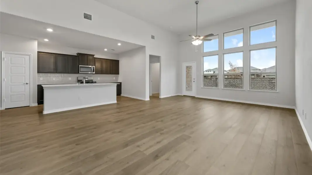 Spacious, unfurnished interior of a new home in Elevon, Lavon (Image 11).