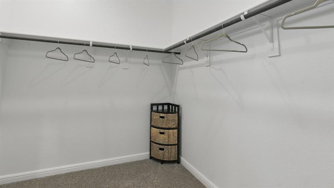 Spacious, unfurnished interior of a new home in Saratoga, Granbury (Image 20).