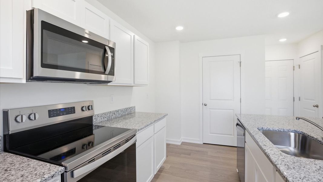 Furnished interior view inside a new home in Oak Hill, Vonore (Image 7).