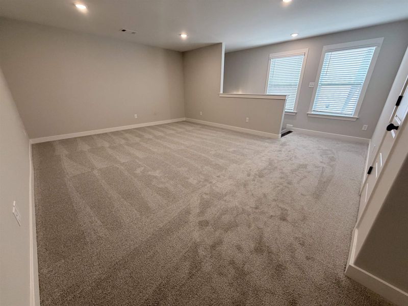 Spacious, unfurnished interior of a new home in Lockwood, Collierville (Image 27).