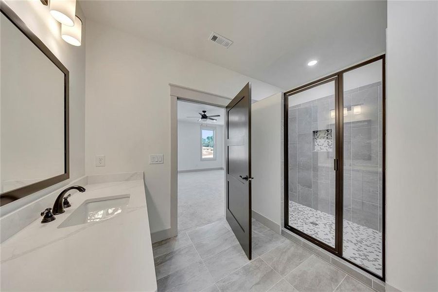 Furnished interior view inside a new home in , Jasper (Image 17).