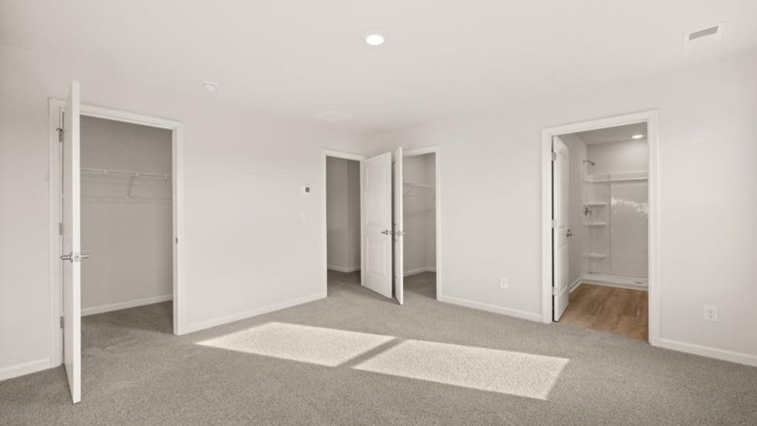 Spacious, unfurnished interior of a new home in Fairway 17 at Mirror Lake, Villa Rica (Image 27).