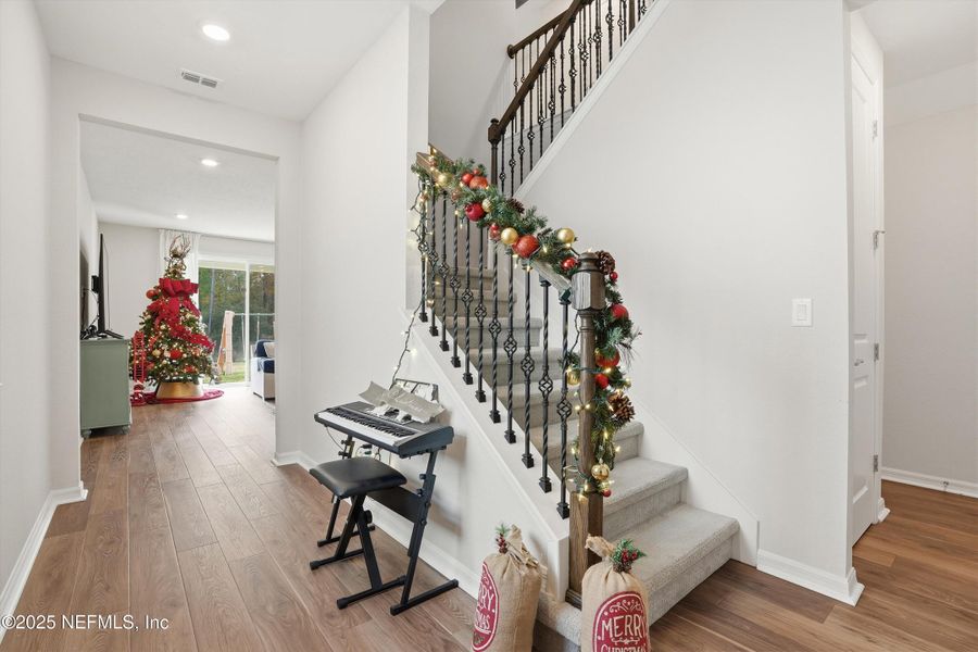 Furnished interior view inside a new home in , Middleburg (Image 20).