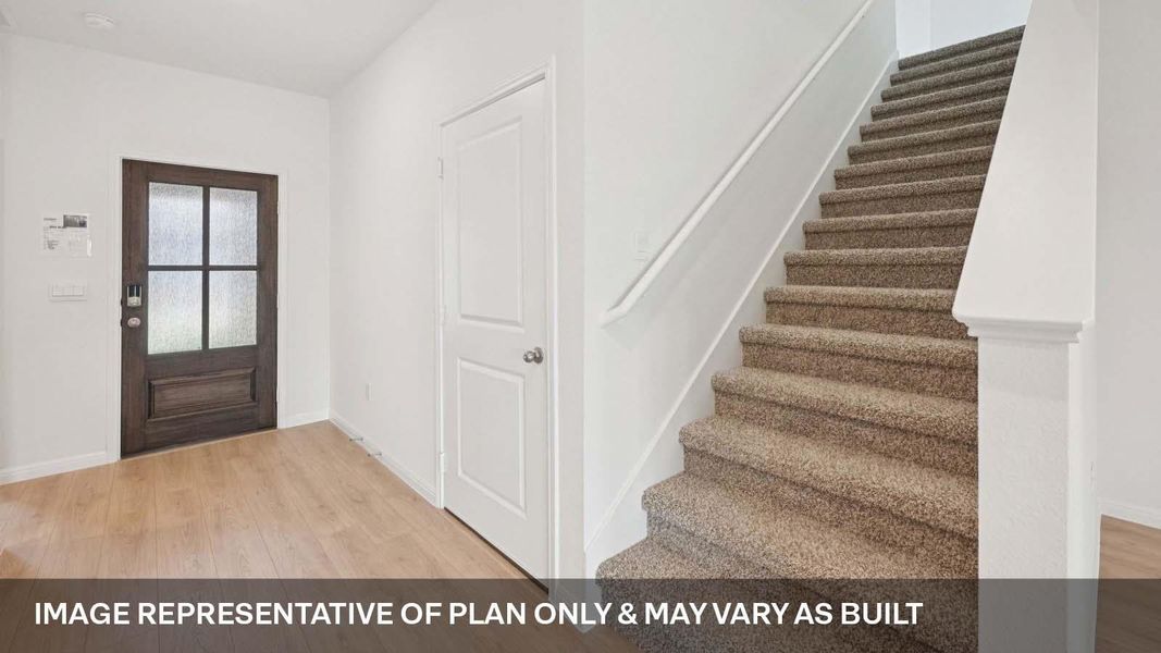 Spacious, unfurnished interior of a new home in Bar W Ranch, Leander (Image 14).