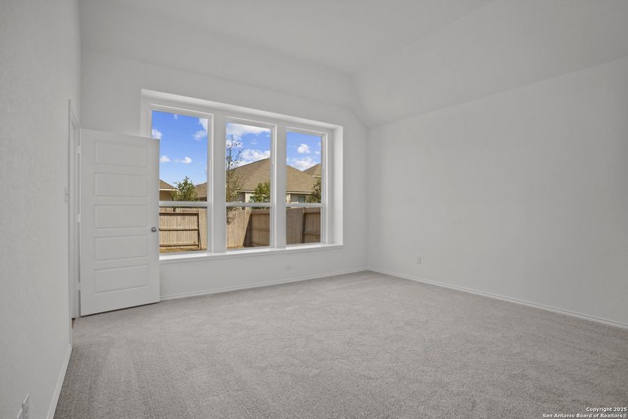 Spacious, unfurnished interior of a new home in Stillwater Ranch 45', San Antonio (Image 21).