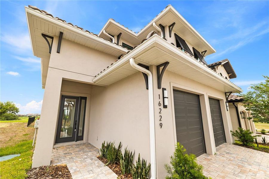 Exterior details and patio area of a home in , Montverde (Image 39).