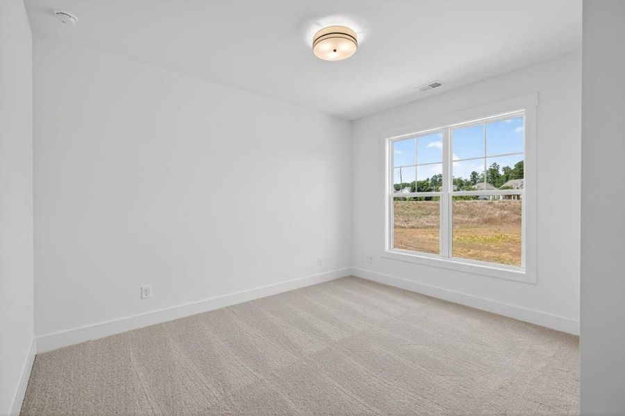 Spacious, unfurnished interior of a new home in Livingstone Park, Kennesaw (Image 20).