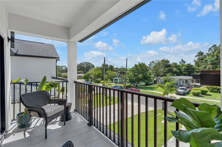 Furnished interior view inside a new home in , Orlando (Image 41).
