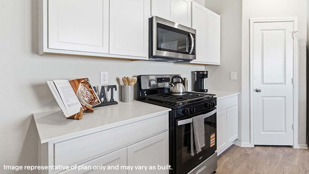 Furnished interior view inside a new home in Winding Creek, New Braunfels (Image 16). Furnished interior view inside a new home in Winding Creek, New Braunfels (Image 16).