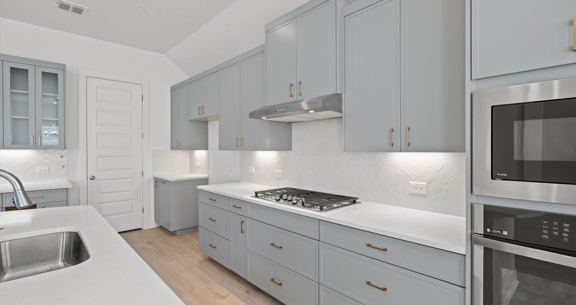 Furnished interior view inside a new home in Highland Village, Georgetown (Image 11).