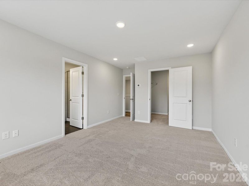 Spacious, unfurnished interior of a new home in Hardy Pond Townhomes, Rock Hill (Image 22).