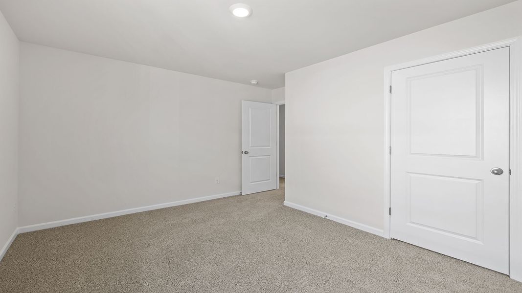 Representative unfurnished interior of a home built from the SALEM by D.R. Horton in Woodglen, Piedmont (Image 27). Representative unfurnished interior of a home built from the SALEM by D.R. Horton in Woodglen, Piedmont (Image 27).