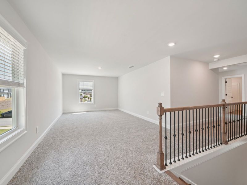 Spacious, unfurnished interior of a new home in Martin Springs - Estate Series, Lawrenceville (Image 17).