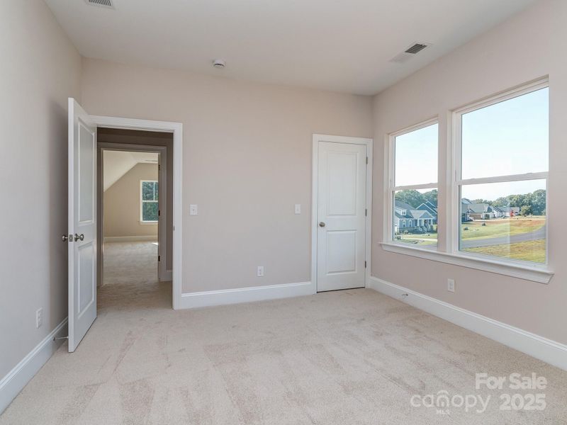Spacious, unfurnished interior of a new home in , Clover (Image 30).