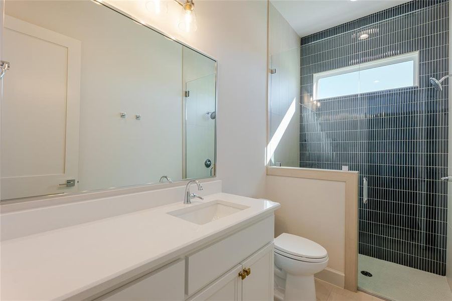 Bathroom 3 with access to the back patio. Bathroom 3 with access to the back patio.