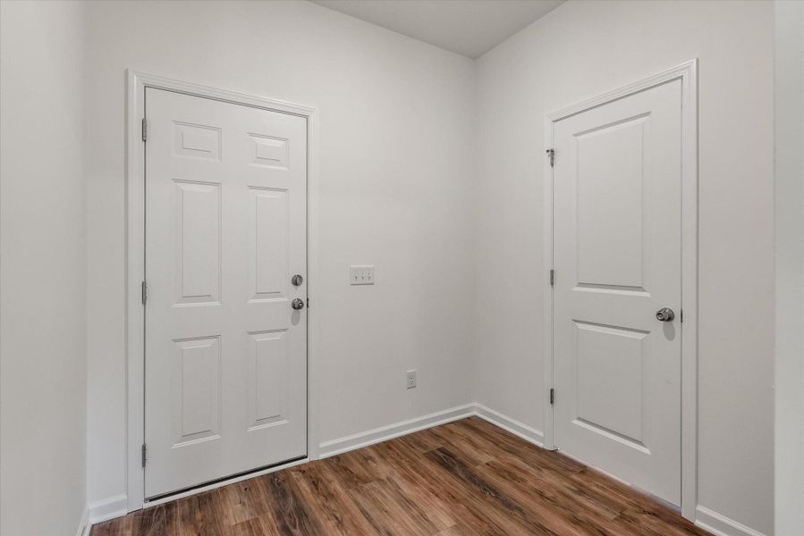 Spacious, unfurnished interior of a new home in Parker's Preserve, Ridgeville (Image 40).