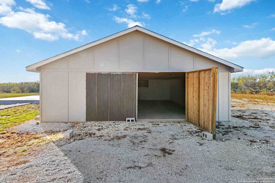 In-progress construction of a new home in , Devine, TX (Image 40). In-progress construction of a new home in , Devine, TX (Image 40).