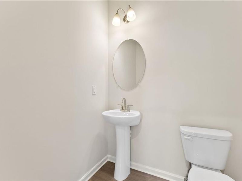 Furnished interior view inside a new home in Riverwood, Dallas (Image 10).