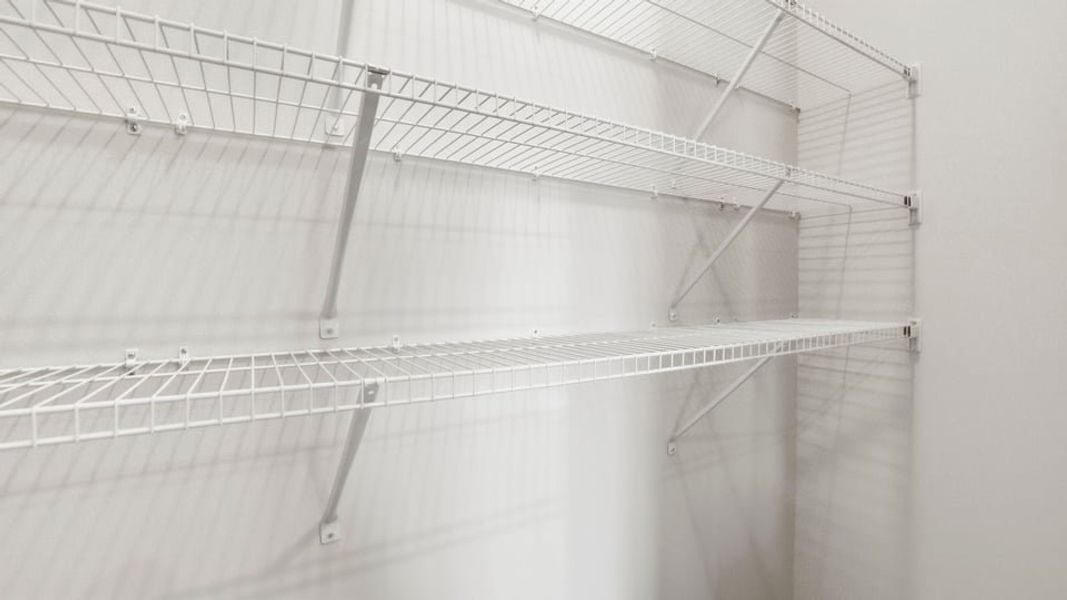 Spacious, unfurnished interior of a new home in Woodglen, Piedmont (Image 30).