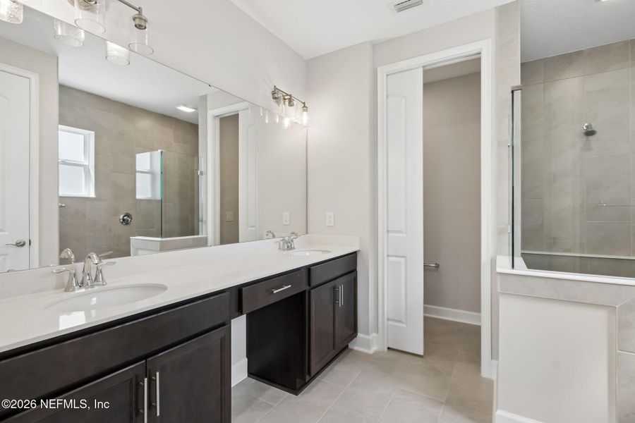 Furnished interior view inside a new home in Sandy Ridge, Yulee (Image 8).