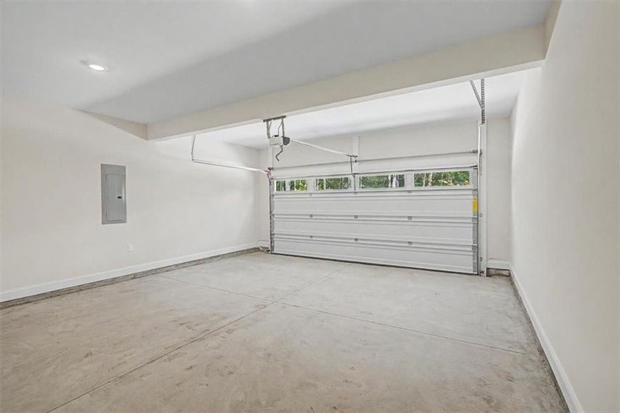 Spacious, unfurnished interior of a new home in , Dallas (Image 28). Spacious, unfurnished interior of a new home in , Dallas (Image 28).