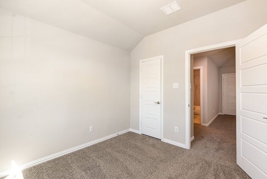 Spacious, unfurnished interior of a new home in Courts Of Bonnie Brae, Denton (Image 31).