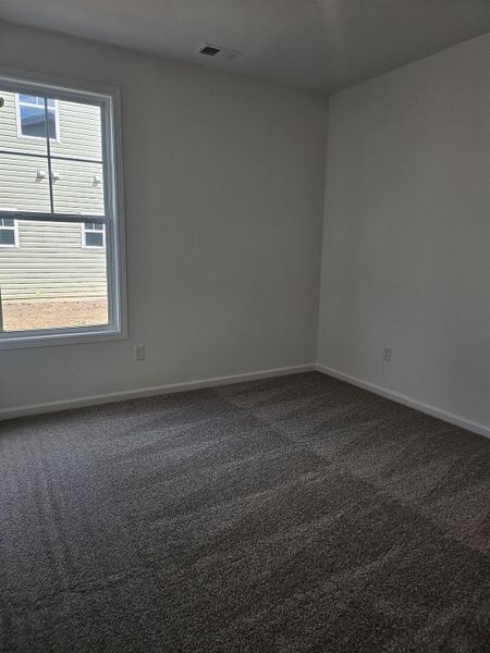 Spacious, unfurnished interior of a new home in Edgefield, Loris (Image 12).