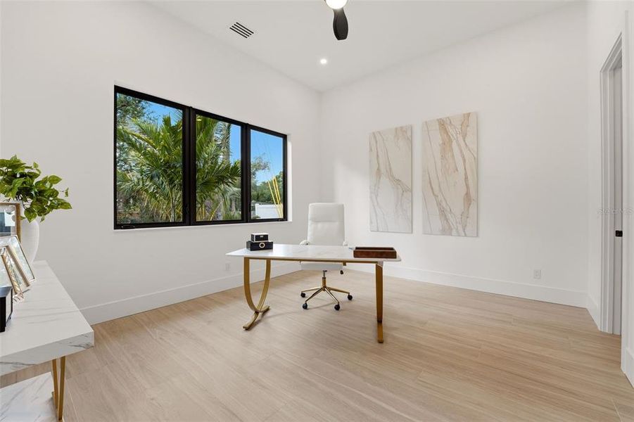 Furnished interior view inside a new home in , Sarasota (Image 43).