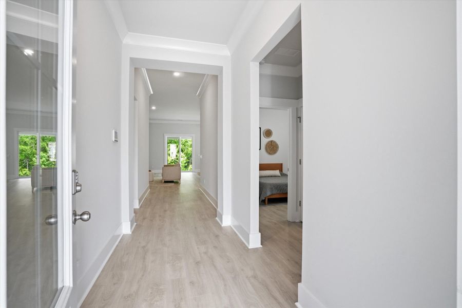 Spacious, unfurnished interior of a new home in Sheep Island, Summerville (Image 21).