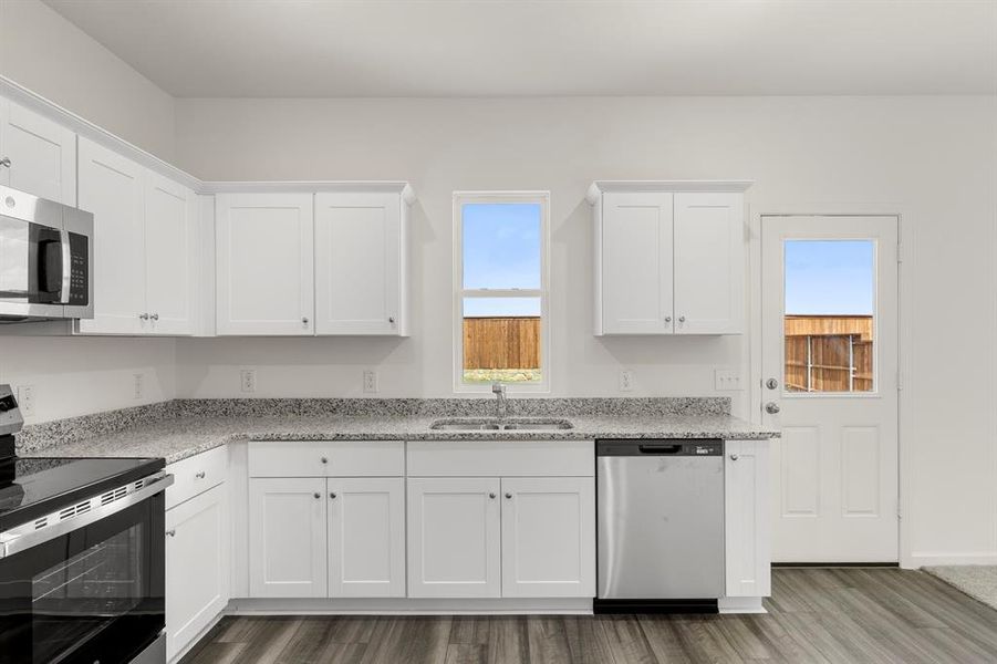 10. 14131 Donahue - Kitchen (2)