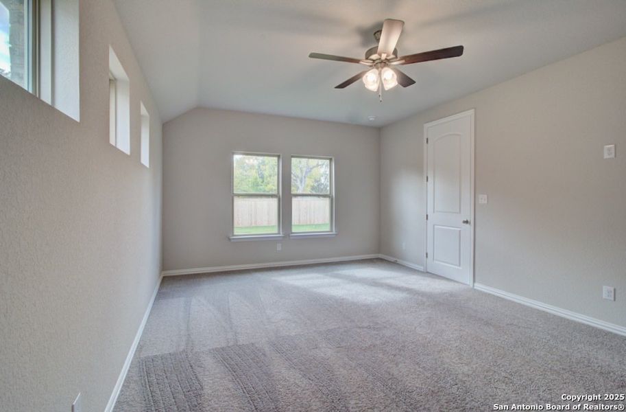 Spacious, unfurnished interior of a new home in Clear Creek, New Braunfels (Image 21). Spacious, unfurnished interior of a new home in Clear Creek, New Braunfels (Image 21).