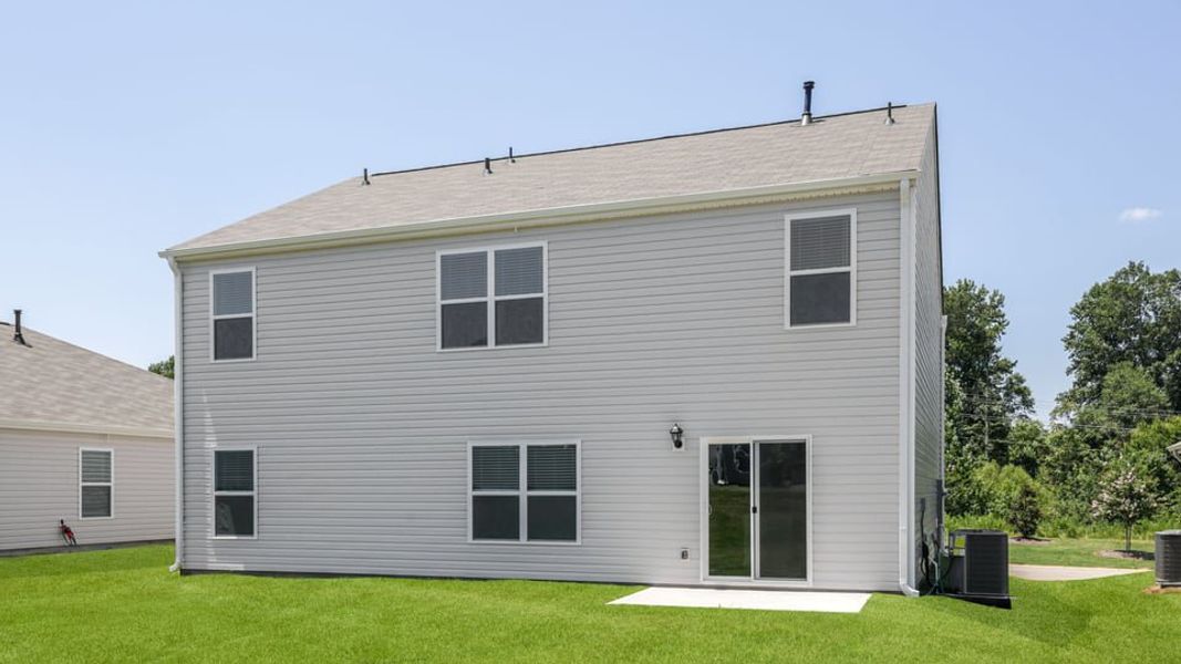Exterior details and patio area of a home in Cascade Point, Seneca (Image 4).