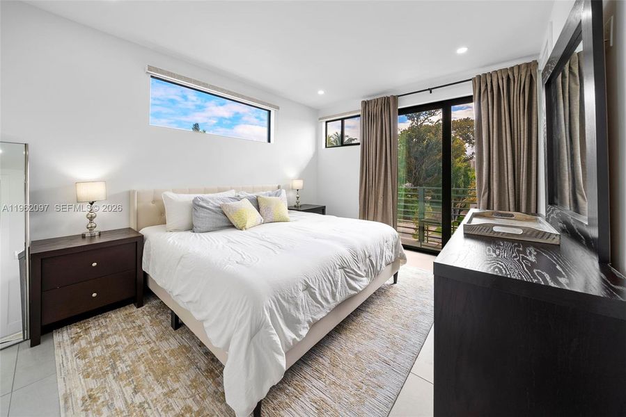 Furnished interior view inside a new home in , Fort Lauderdale (Image 18).