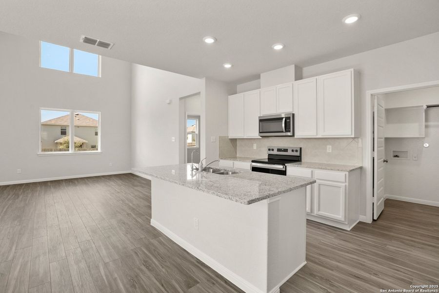 Furnished interior view inside a new home in Cinco Lakes, San Antonio (Image 12). Furnished interior view inside a new home in Cinco Lakes, San Antonio (Image 12).