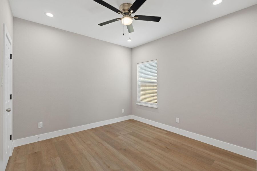 Spacious, unfurnished interior of a new home in , Baytown (Image 16).