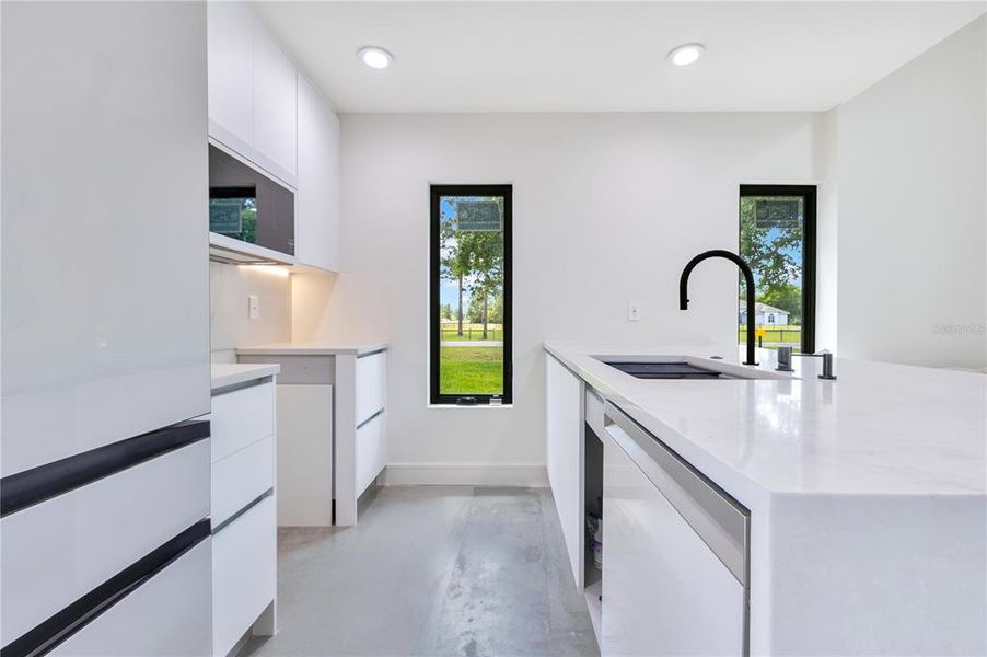 Guest house full kitchen